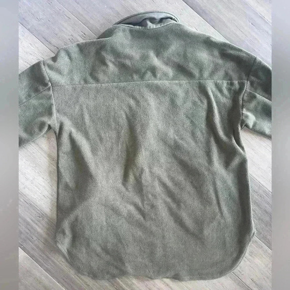 Gold Hinge Fleece Shacket - Picture 4 of 5